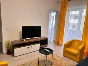 Modern Flat | Garage Parking + Easy Self Check-In Apartment in Moldova