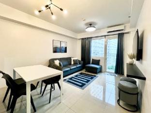 Celestine’s Shore Residences 2 Bedroom nr MOA,NAIA Apartment in Pasay