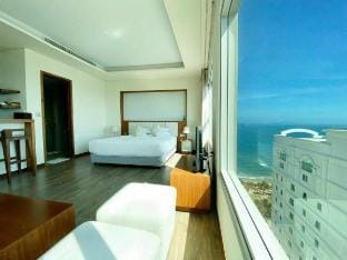 Free Pool- Àla Carte - Spacious Studio Vacation rental in Da Nang