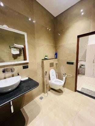 Luxurious 2 BHK Apartment/Condo in City Center Vacation rental in Jaipur