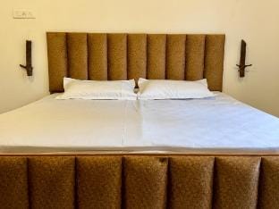 Entire Countryside Villa Bir by Moh Stay Farm Stay in Punjab, India