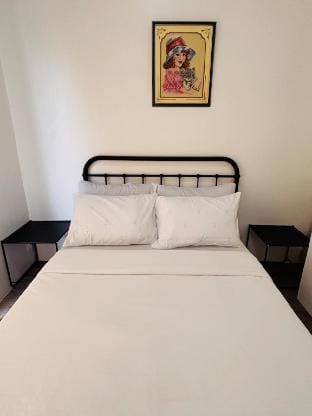 * * WV 29 Homey Hideout Vacation rental in Iloilo City