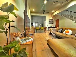 宅·见｜专悦 · 4房3卫浮动床主题 · 靠近公园 · 无障碍友好｜12pax@ainsdale公园 Vacation rental in Negeri Sembilan, Malaysia