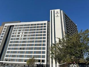 Menlyn Maine Residences -The Paris King bed studio Apartment in Pretoria