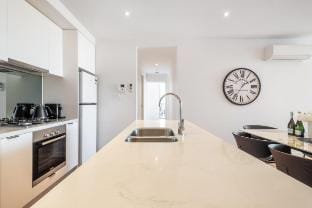 MSA Bella: Southbank Home w/ Parking & WiFi Vacation rental in Southbank