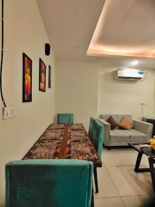 Friendly Stays - Best Balcony High Rise Apartment Vacation rental in Punjab, India