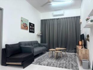 Cozy Home Best for Gathering, BBQ & Event Party Vacation rental in Johor Bahru
