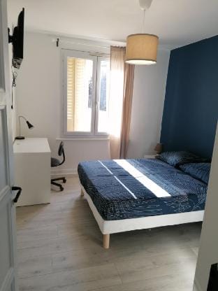 Private room close to the SNCF train station Vacation rental in Clermont-Ferrand