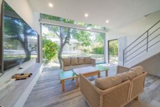 雲上太陽民宿｜花蓮包棟、戲水池、KTV、電動麻將桌 Vacation rental in Taiwan, Province of China
