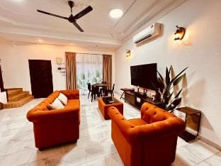 ZumanCozyBaliStyleCityAreaHomeBatuPahat Vacation rental in Johor