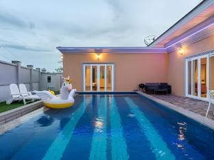 GT2 15 min -beach n central 15min -walking street Vacation rental in Pattaya City