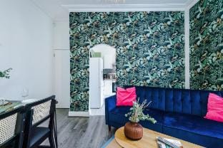 #17 Anfield House sleeps 12 7min walk to stadium Vacation rental in Liverpool
