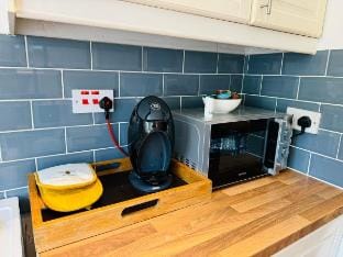 #07 Edwardian Terrace in Royal Sutton NEC BHX Vacation rental in The Royal Town of Sutton Coldfield