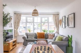 #01 Coleshill Townhouse Sleeps 6! NEC 7mins|BHX Vacation rental in Metropolitan Borough of Solihull