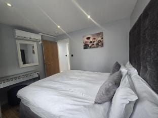 Monterey Close  Apartment in Edgware