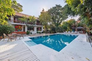 Top1 容纳20位客人 9卧6卫超大盐水泳池别墅 Villa in Bangkok