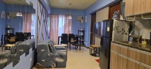 Urban studio with Balcony- Steps from 7-Eleven Apartment in Davao City