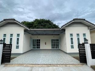 Khwanlom House A1 | 1BR Apt Vacation rental in Thailand