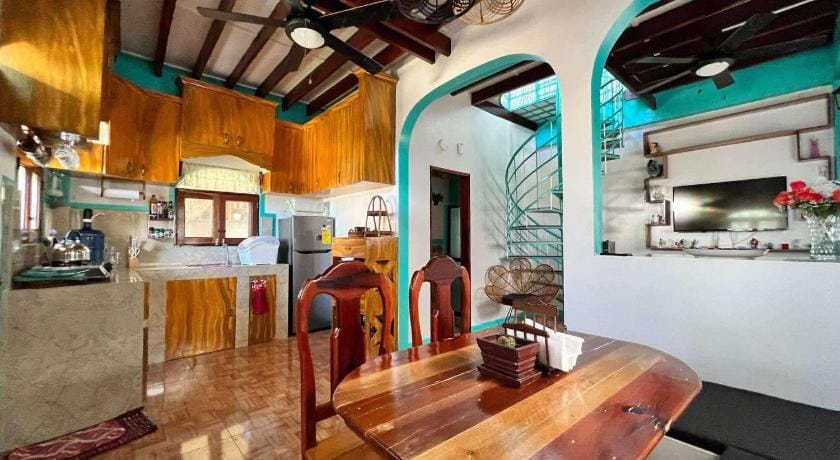 Casa De Moore Siargao - Ocean View Villa Hotel in General Luna