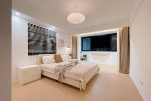 Shanghai luxury APT is located at the subway Apartment in Shanghai