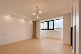 Shanghai luxury APT is located at the subway Apartment in Shanghai