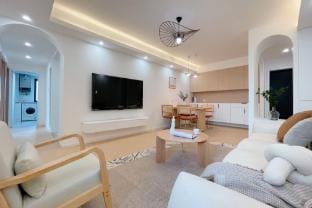 Shanghai luxury APT is located at the subway Apartment in Shanghai