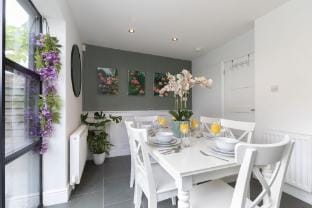 Bloomsbury House – A Beautiful Two Bedroom Home Vacation rental in Cheltenham