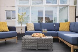 4-Bed Home with Hot Tub near Gloucester City Vacation rental in Gloucester
