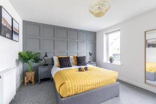 Modern 4 Bedroom 4 Bathroom Home in Cheltenham Vacation rental in Cheltenham