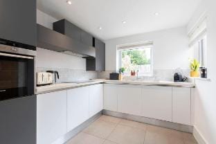 Peaceful & Spacious 2 Bed Home in Cheltenham Vacation rental in Cheltenham