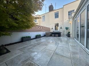 Beautiful 5-Bed Regency Home in Montpellier Vacation rental in Cheltenham