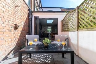 Beautiful Montpellier Retreat Vacation rental in Cheltenham