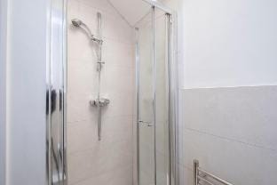 Cosy Peaceful Self Contained Home in Montpellier Vacation rental in Cheltenham