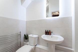 Cosy Peaceful Self Contained Home in Montpellier Vacation rental in Cheltenham