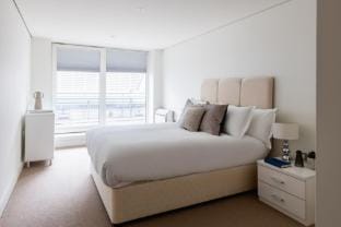 Native Marylebone Lane Apartment in City of Westminster