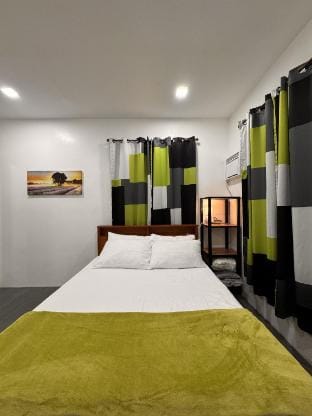 H&M Bachelors Pad Cuña Room Apartment in Dumaguete