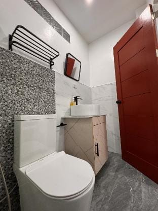 H&M Bachelors Pad Italia Room Apartment in Dumaguete