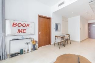 Dubai Marina flat sleeps 3 with City Views Apartment in Dubai