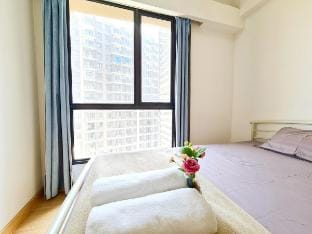 Apt skyhouse 2BR BSD w/, cozyset, wifi  by LS Vacation rental in West Java