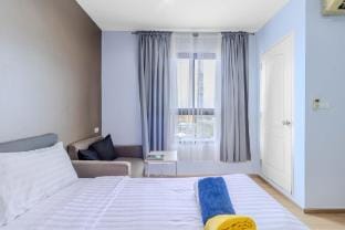 Prime spot• Pool + Gym • Near Beach&Boat Ave C232 Apartment in Choeng Thale