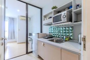 Prime spot• Pool + Gym • Near Beach&Boat Ave C232 Apartment in Choeng Thale