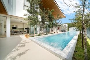 普吉岛Trinity5卧简约设计别墅•大白•花园泳池 Villa in Choeng Thale