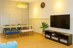Pinnacle Lodge, Luxury and Elegant 2 Storey Home Vacation rental in Brinchang
