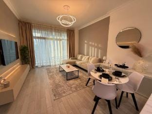 Panoramic Canal & Burj Khalifa View Luxury 1BR Apartment in Dubai