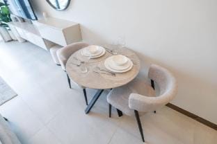 Business Bay for 2 people with Private Balcony Apartment in Dubai