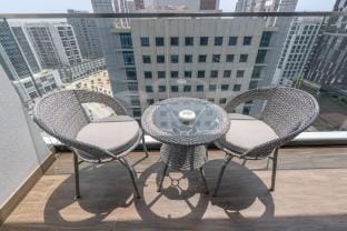 Business Bay for 2 people with Private Balcony Apartment in Dubai