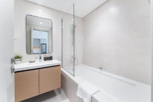 Creek Harbour Sleeps 4 with City Views Apartment in Dubai