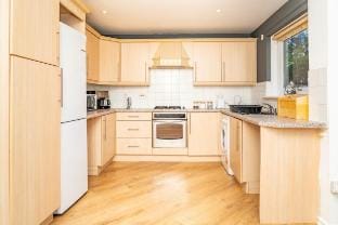 Elegant 5Bed Home, Parking, City Centre, Sleeps 10 Vacation rental in Edinburgh