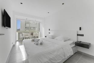 Magnifique F2 vue mer Palm Beach Apartment in Cannes