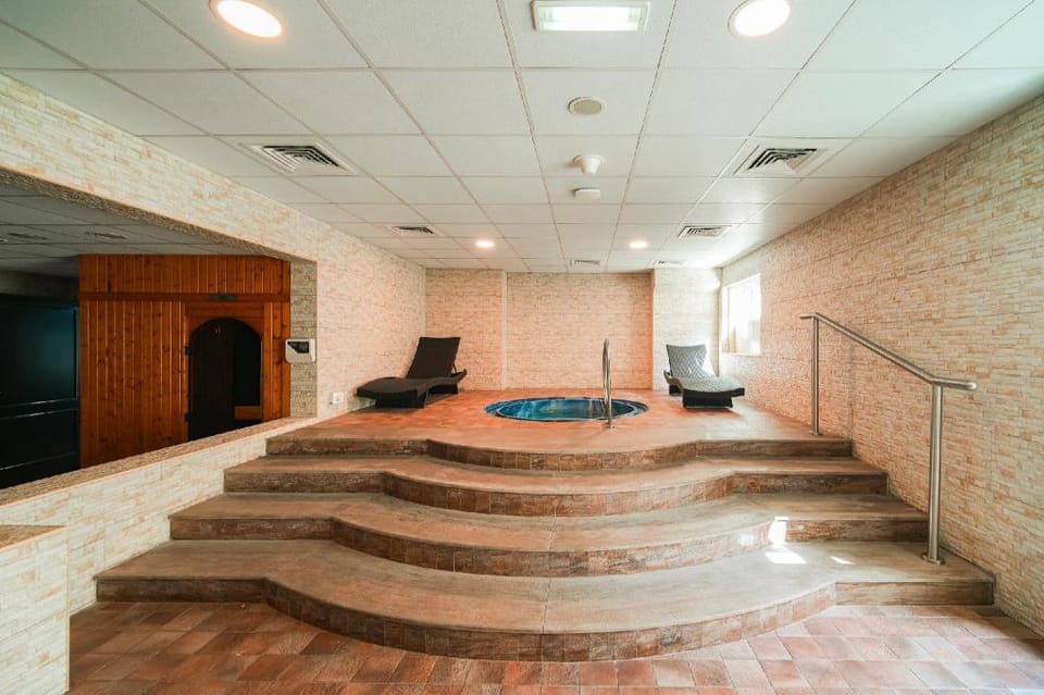 SettlerHomes - Royal Oceanic - Terrace Hotel in Dubai